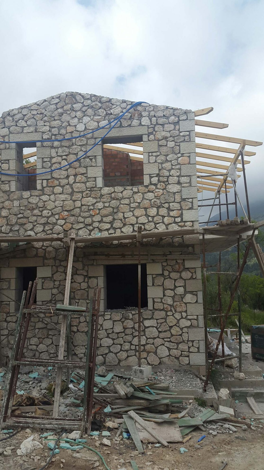 Lefkas Domi Dyo Diorofes Katoikies Agios Petros