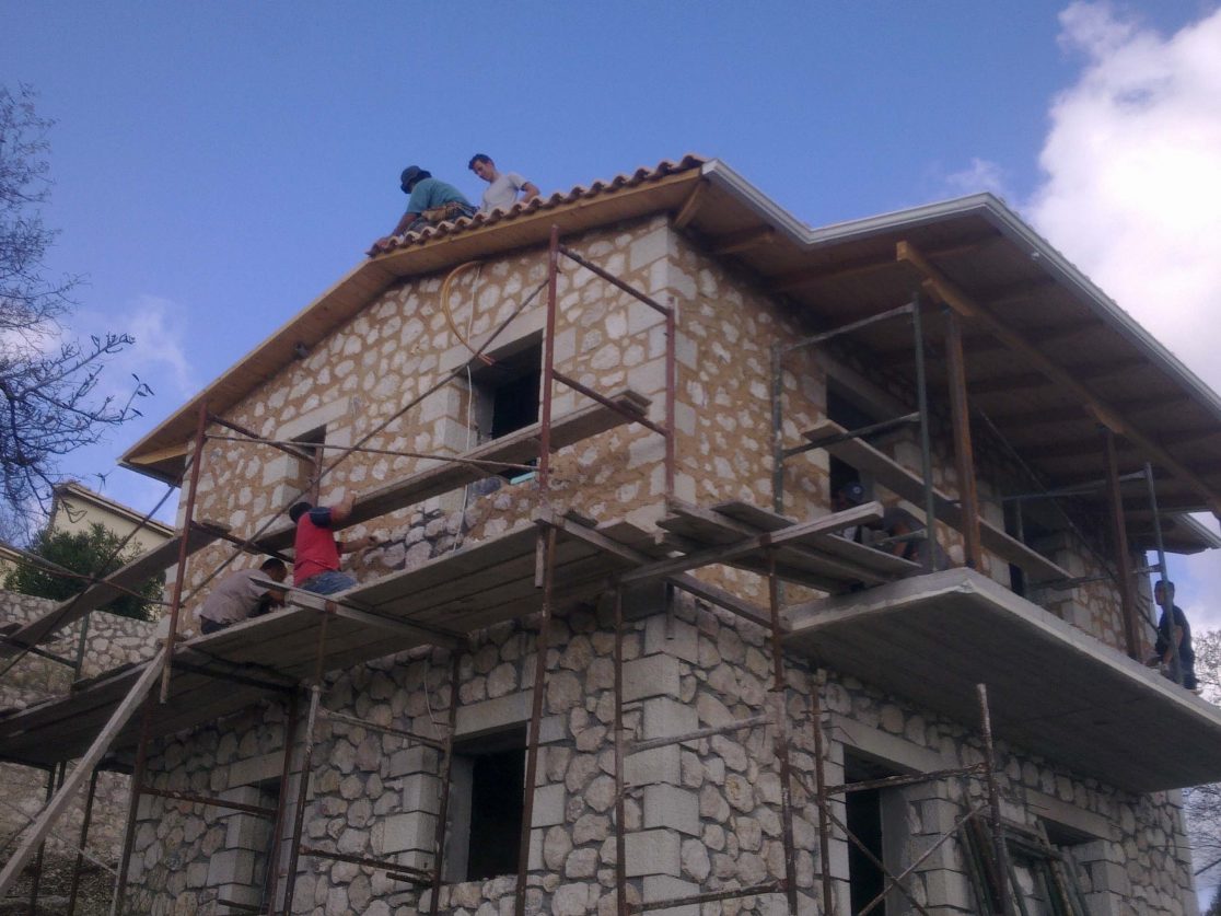 Lefkas Domi Dyo Diorofes Katoikies Agios Petros